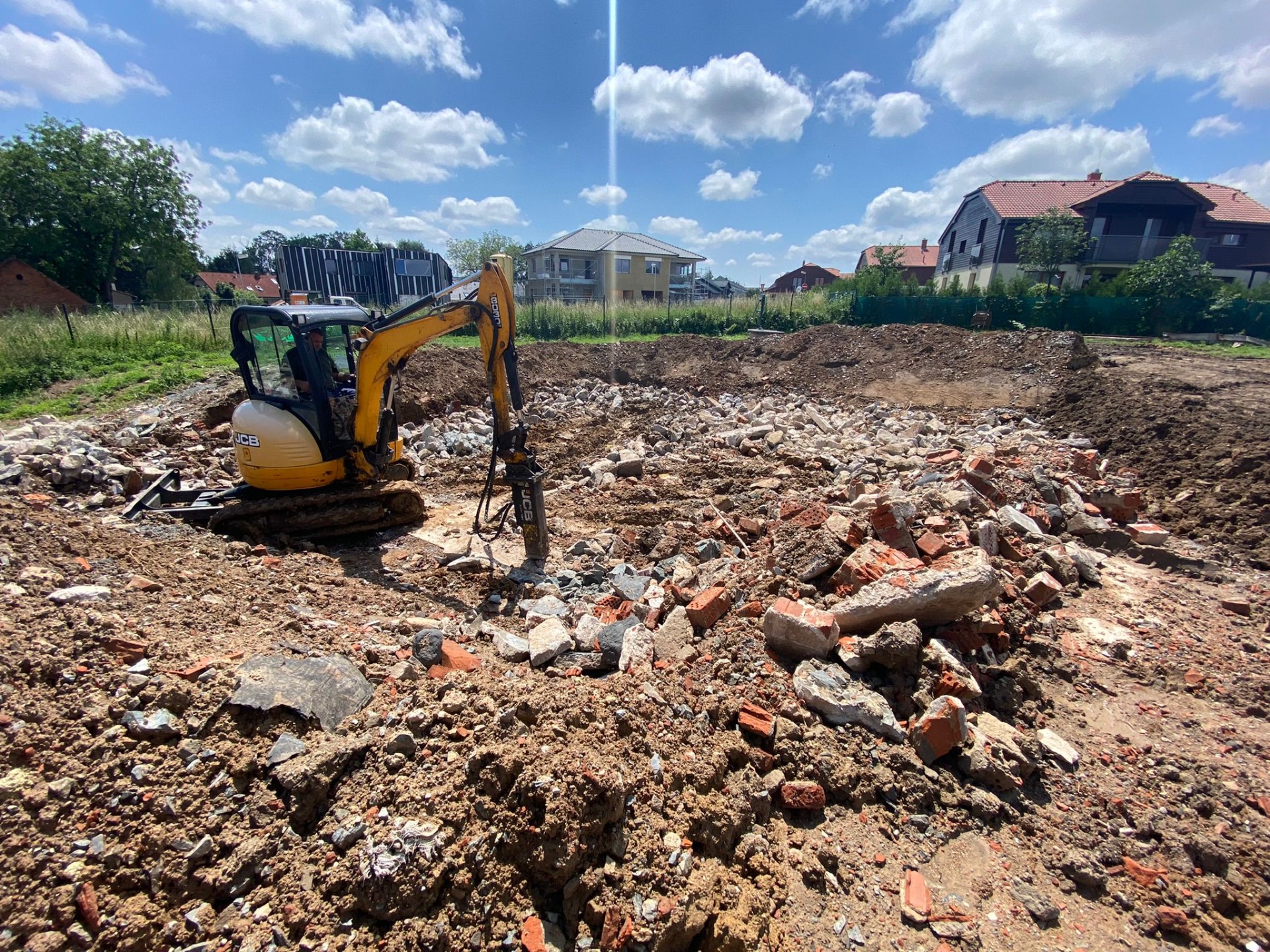 ODSTRANĚNÍ ZÁKLADŮ RD NUPAKY