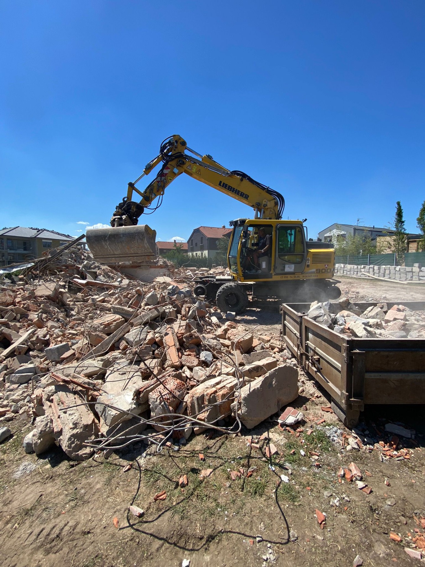 NAKLÁDKA A EKOLOGICKÁ LIKVIDACE VZNIKLÉHO STAVEBNÍHO ODPADU RD NUPAKY